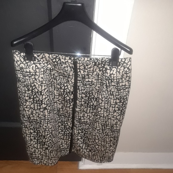 Skirt - Picture 2 of 3